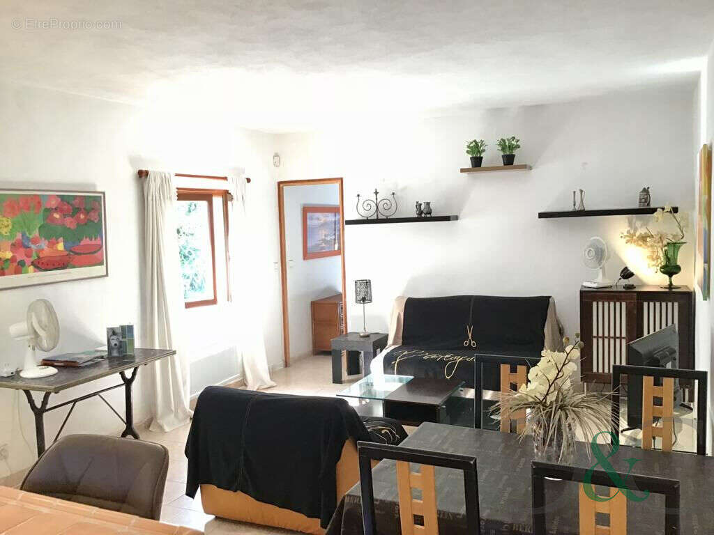 Maison à LA LONDE-LES-MAURES