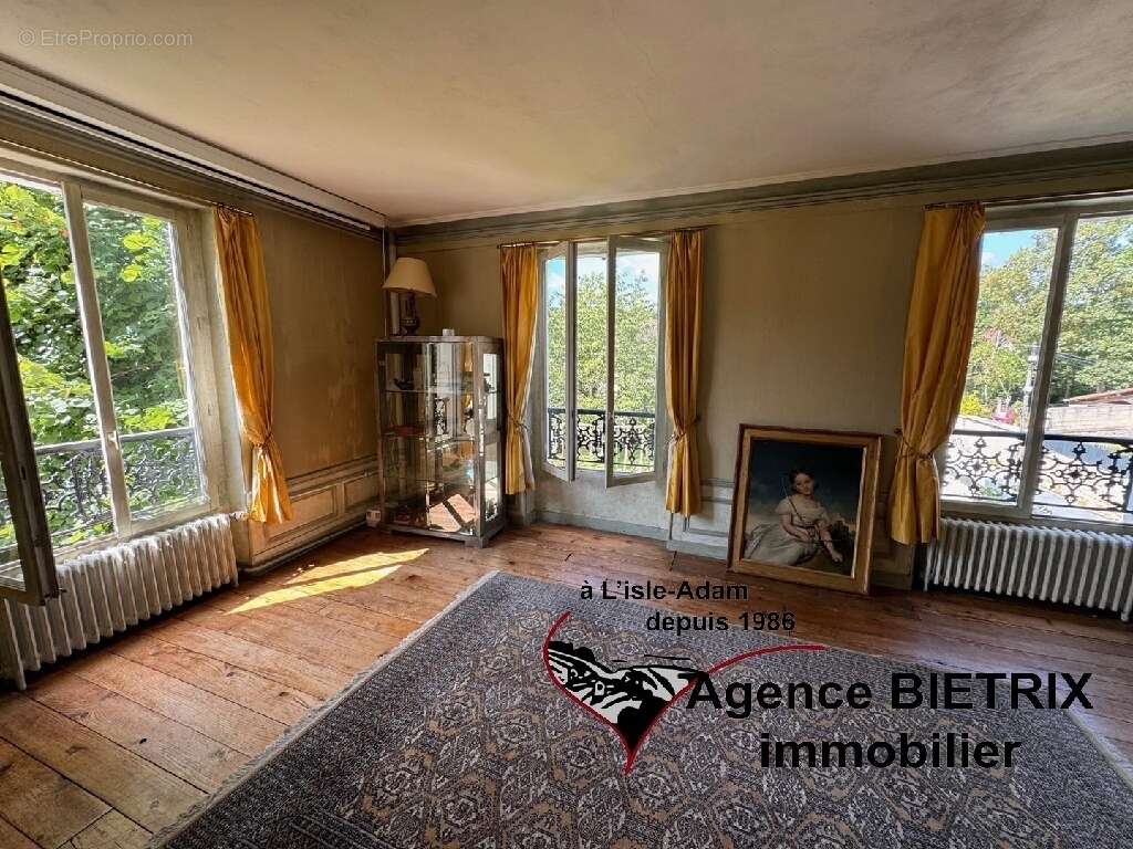 Maison à NESLES-LA-VALLEE