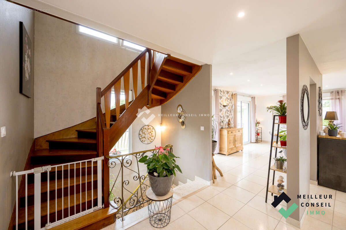 Maison 184 m² à Yffiniac  - photo 8