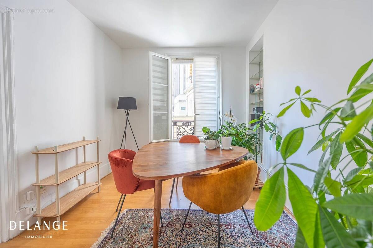 Appartement à PARIS-15E