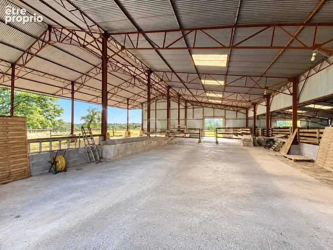 Une propriété d'exception au coeur de la campagne - 370 m² habitables, gîtes & installations équestres - photo 17