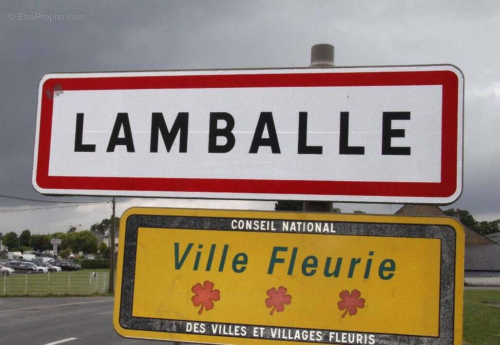 Terrain à LAMBALLE