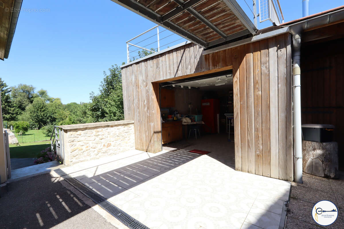 Maison à DOMPAIRE