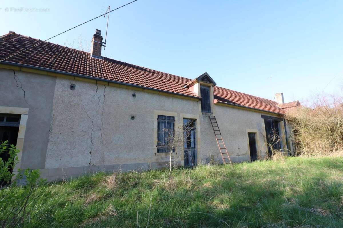 Maison à LA GUERCHE-SUR-L&#039;AUBOIS