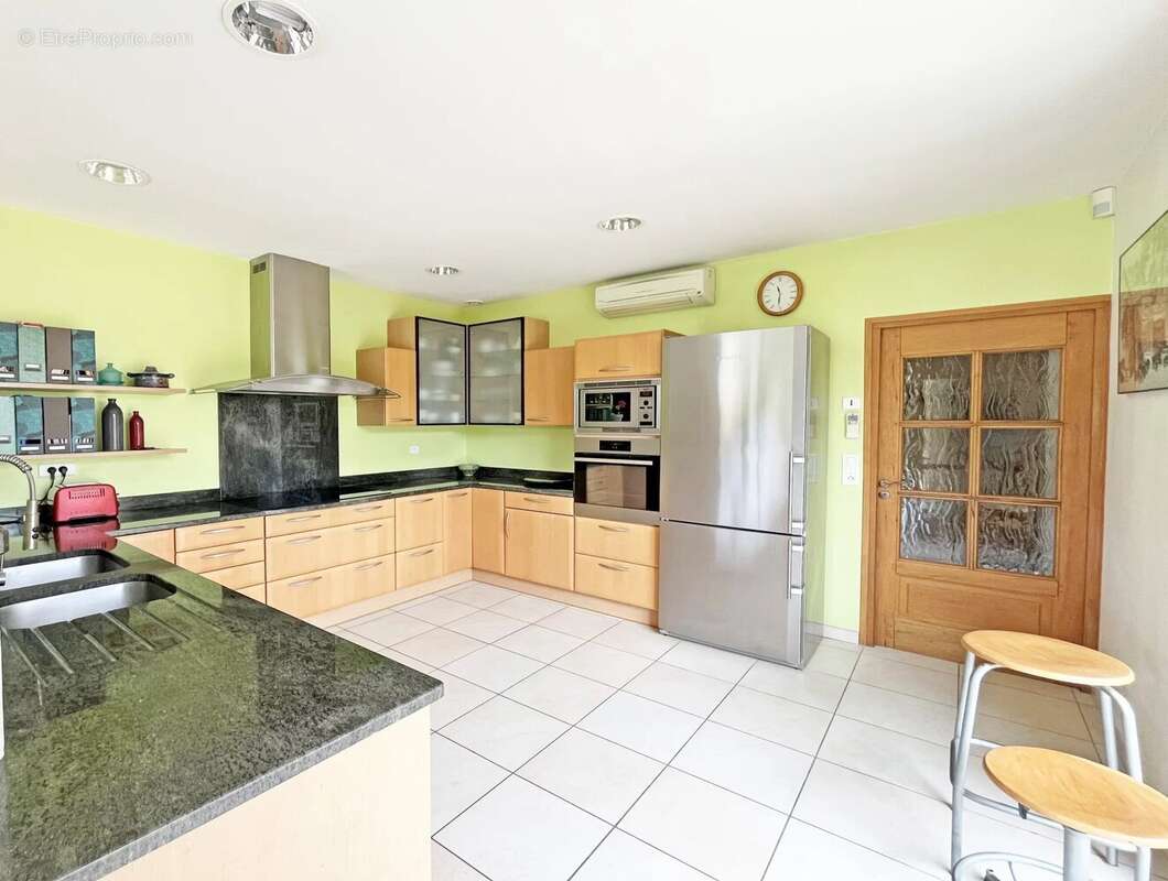 Maison à L'ISLE-SUR-LA-SORGUE