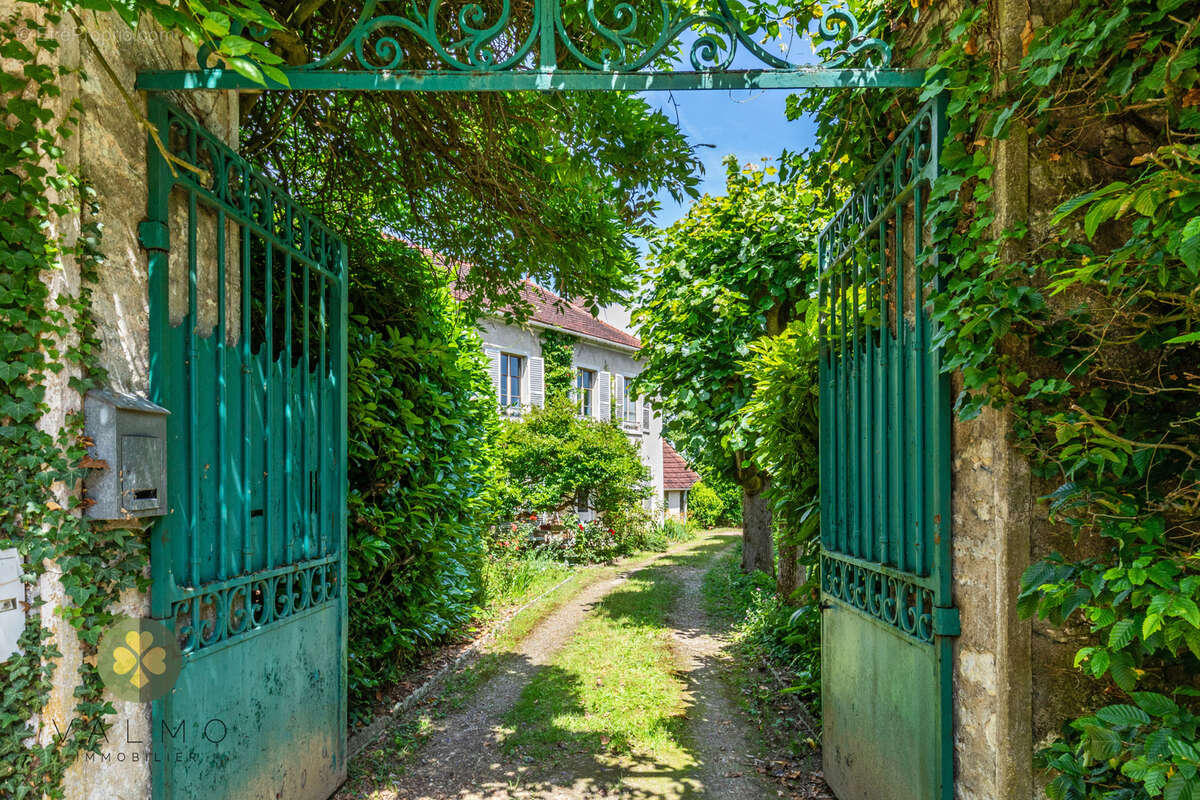 Maison à THOIRY