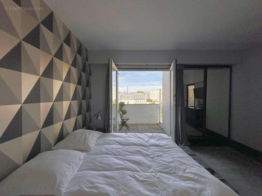 Appartement à PARIS-16E