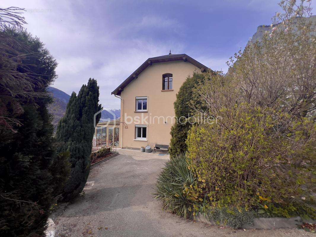 Maison à SAINT-MARTIN-DE-LA-PORTE