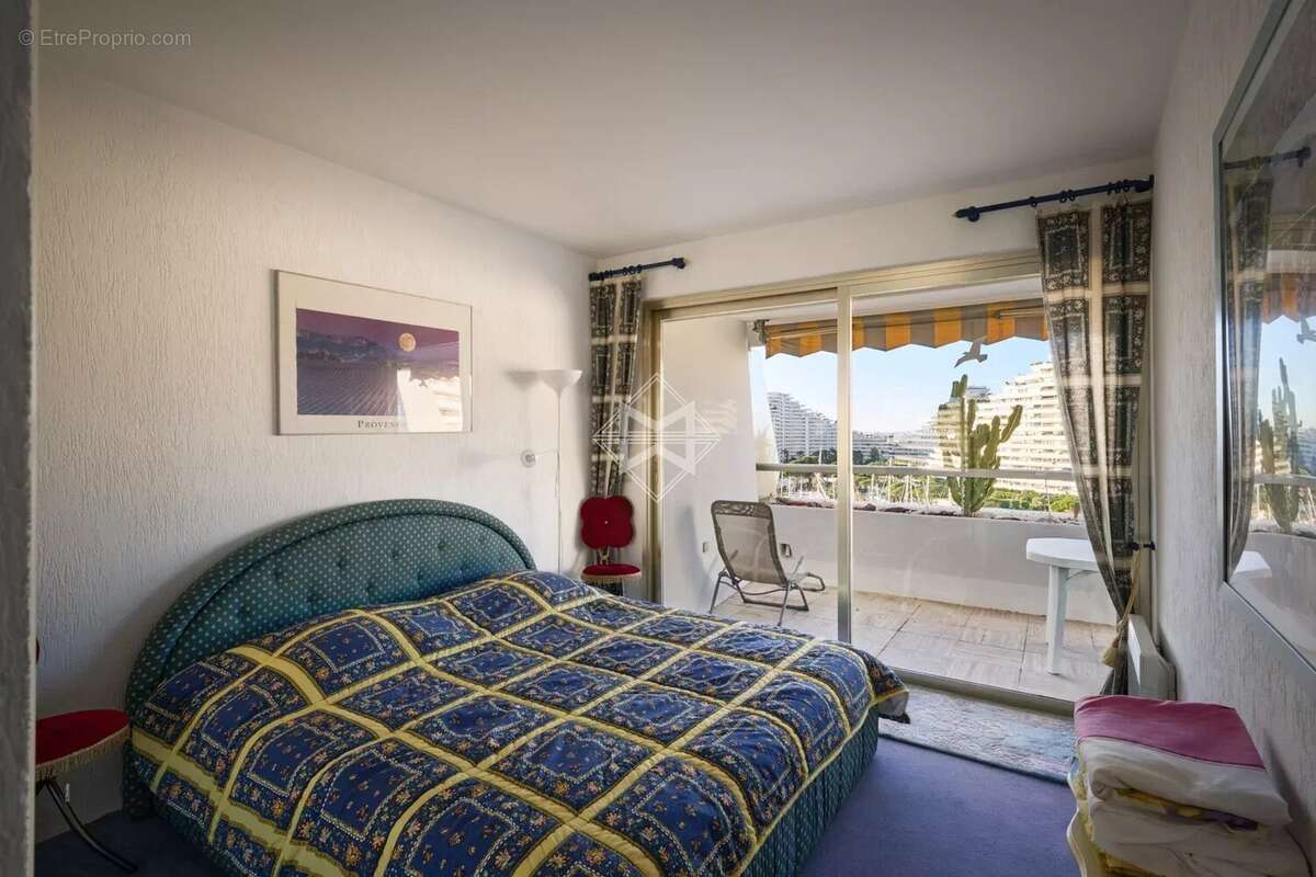Appartement à VILLENEUVE-LOUBET