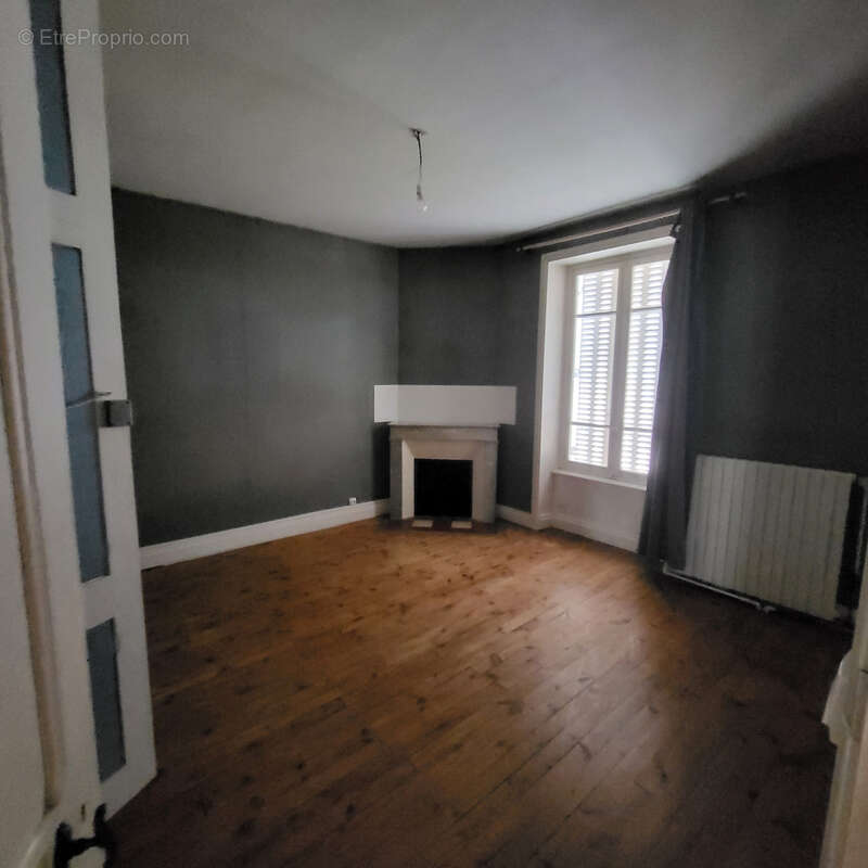 Maison à RIOM-ES-MONTAGNES