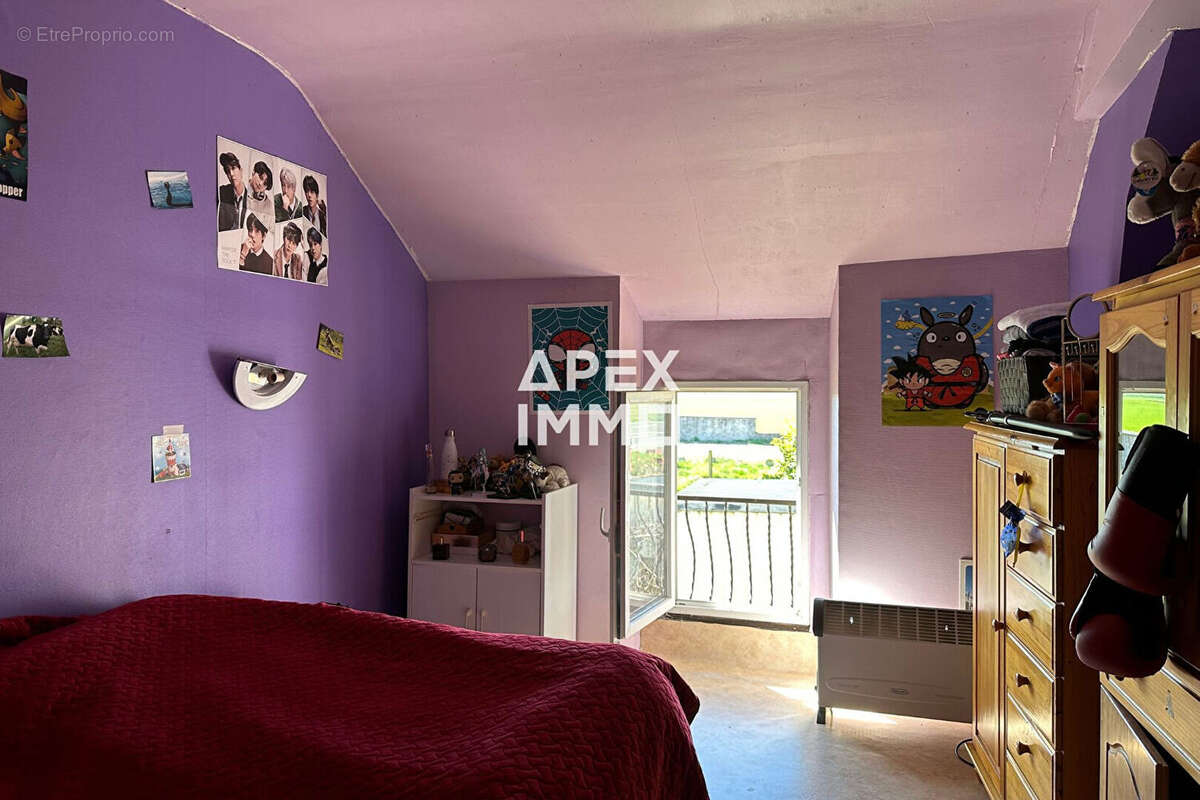 Commerce à OINVILLE-SAINT-LIPHARD