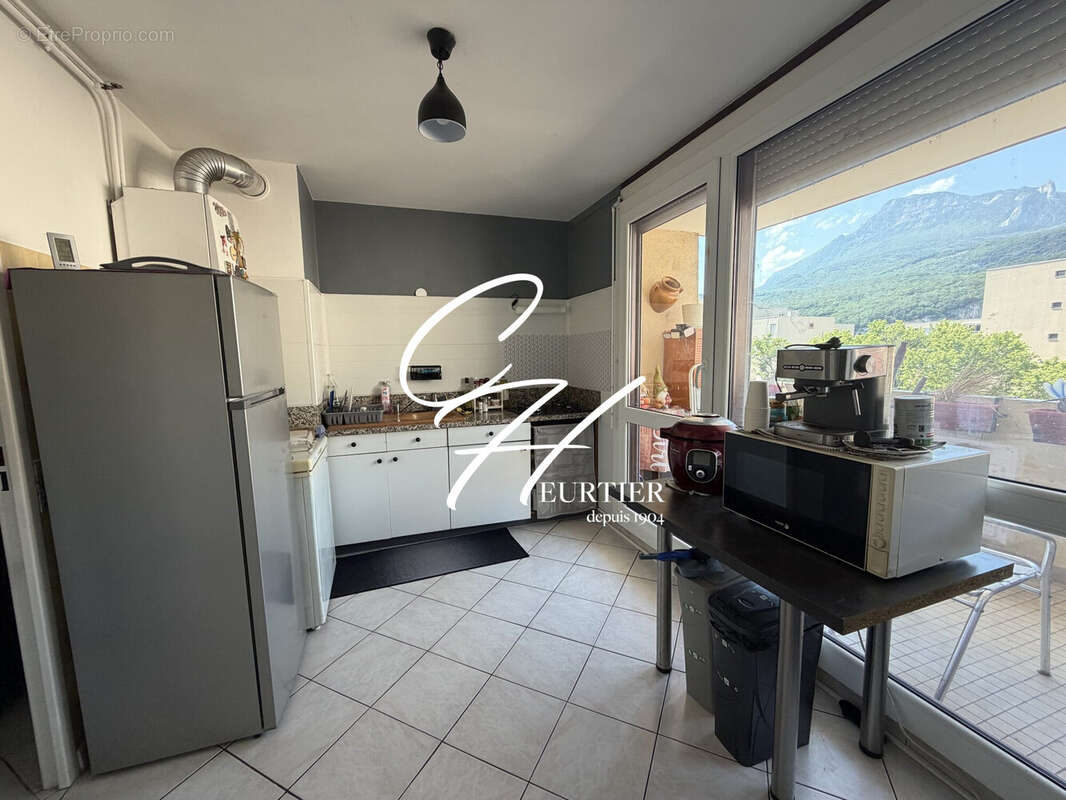 Appartement à FONTAINE
