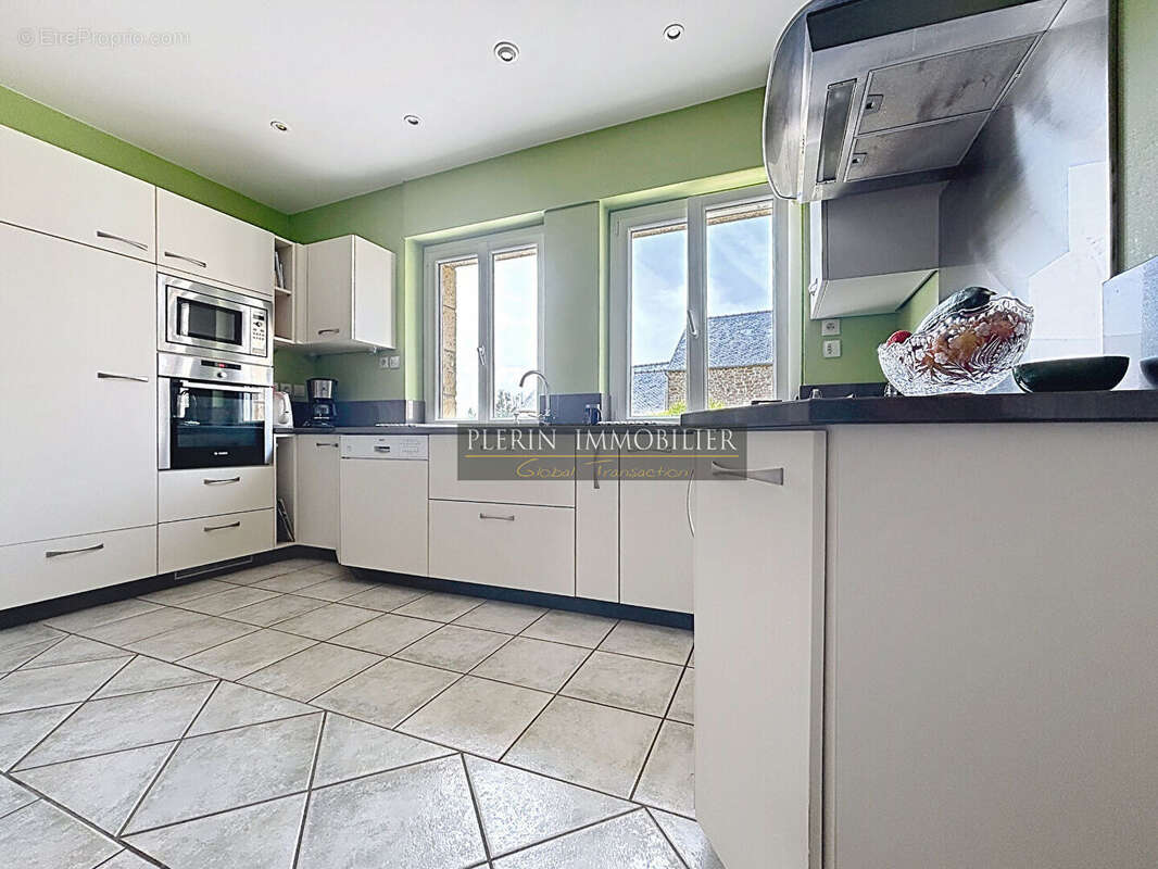 Maison 6 km de Lamballe 5 pièce(s) 170 m2 et deux dépendance - photo 2