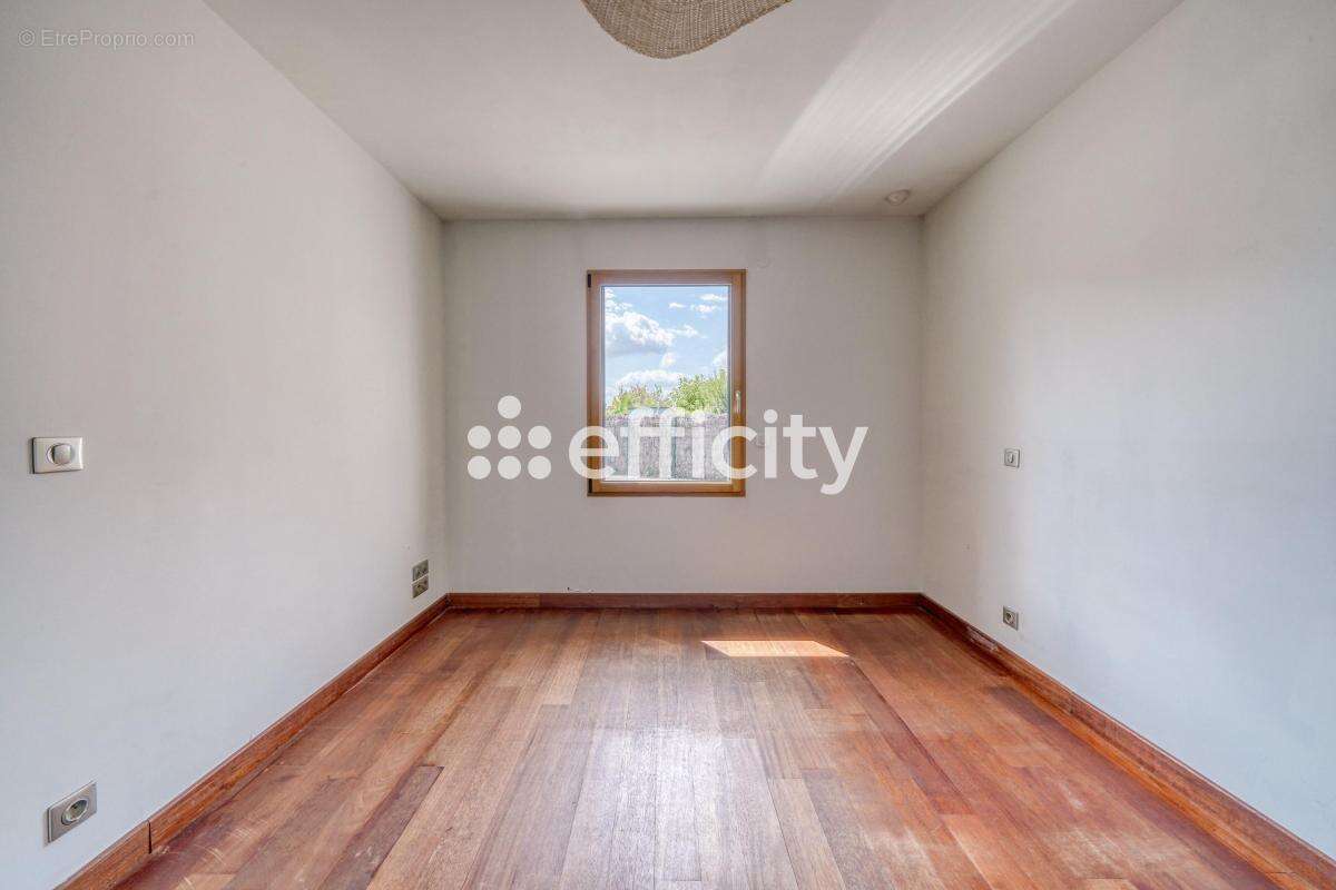 Maison 149 m² à Cadaujac  - photo 8