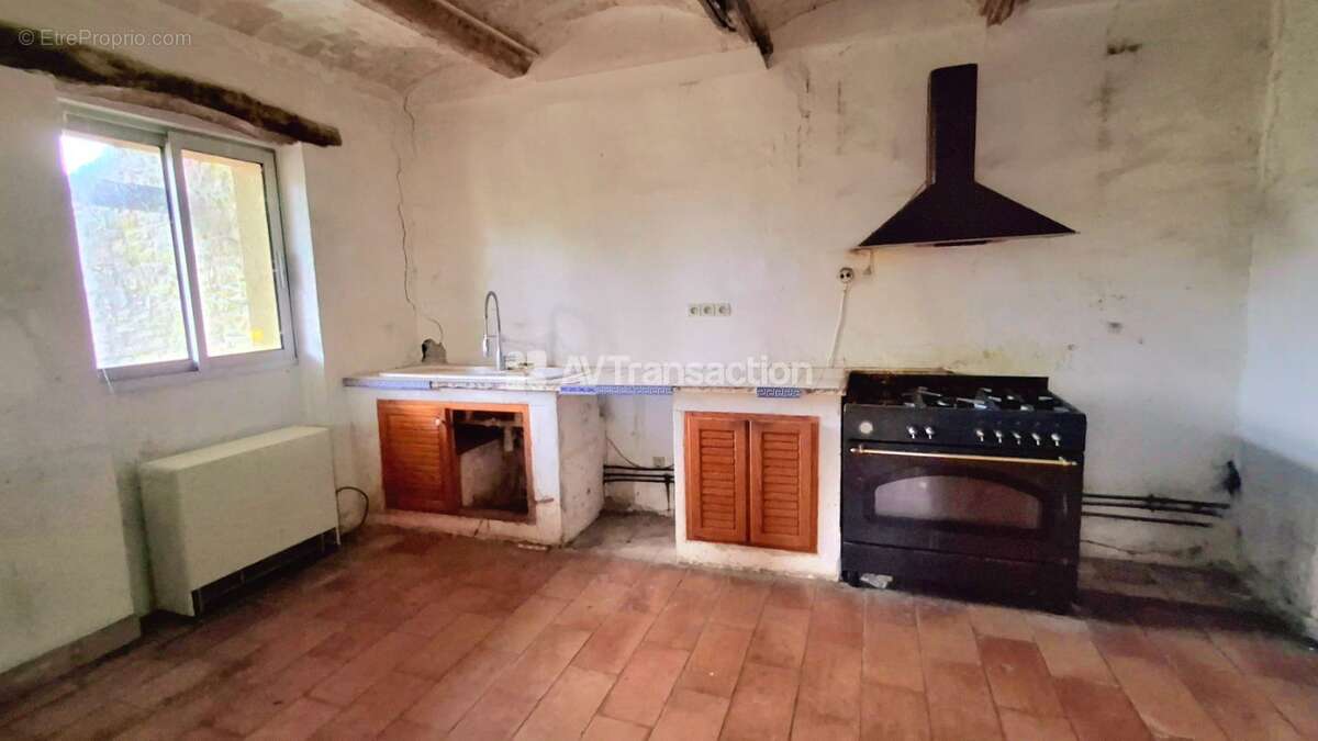 Maison à SAINT-MARCEL-DE-CAREIRET