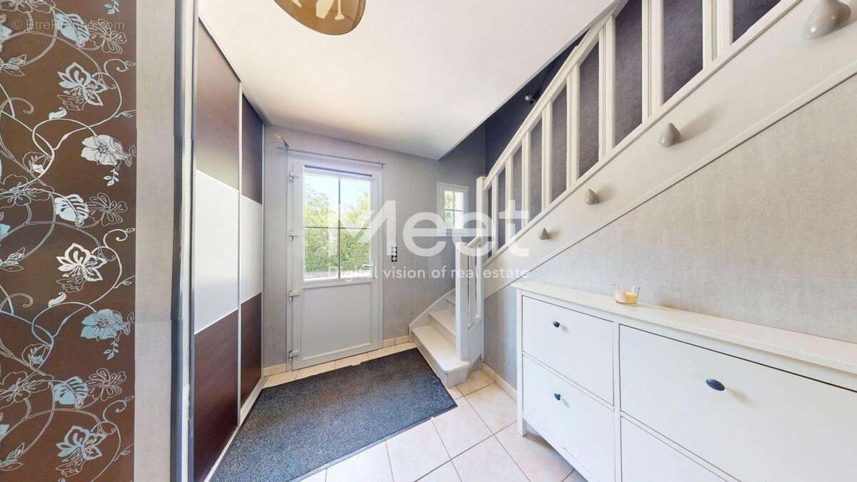 Maison - 8 pièces - 5 chambres - photo 11