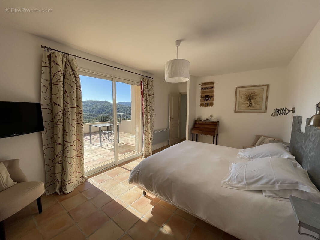 Maison à LA GARDE-FREINET