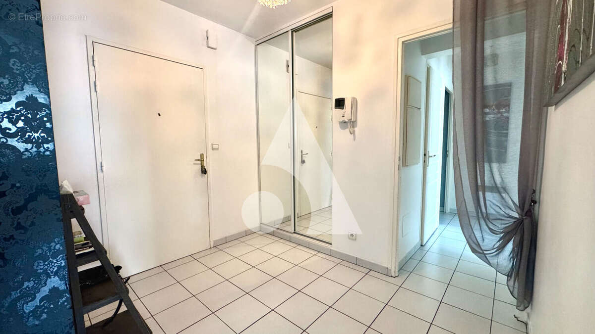 Appartement T3 en rez-de-chaussée avec terrasse et 2 places de parking ? Brebières - photo 4