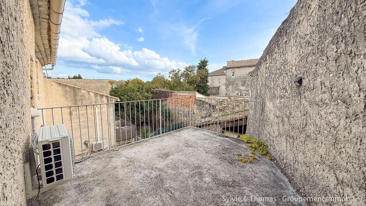 Appartement à CADEROUSSE