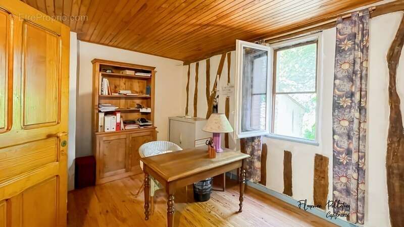 A vendre ancienne métairie 182 m² habitables et 350 m² d’atelier proche de Cuq-Toulza - photo 14