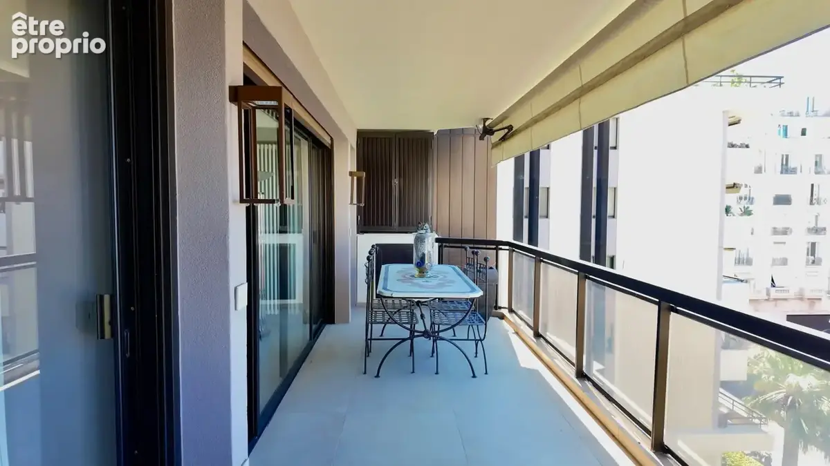 Magnifique 2 pièces Cannes Arrière Croisette aperçu Mer  avec terrasse et stationnement - photo 8