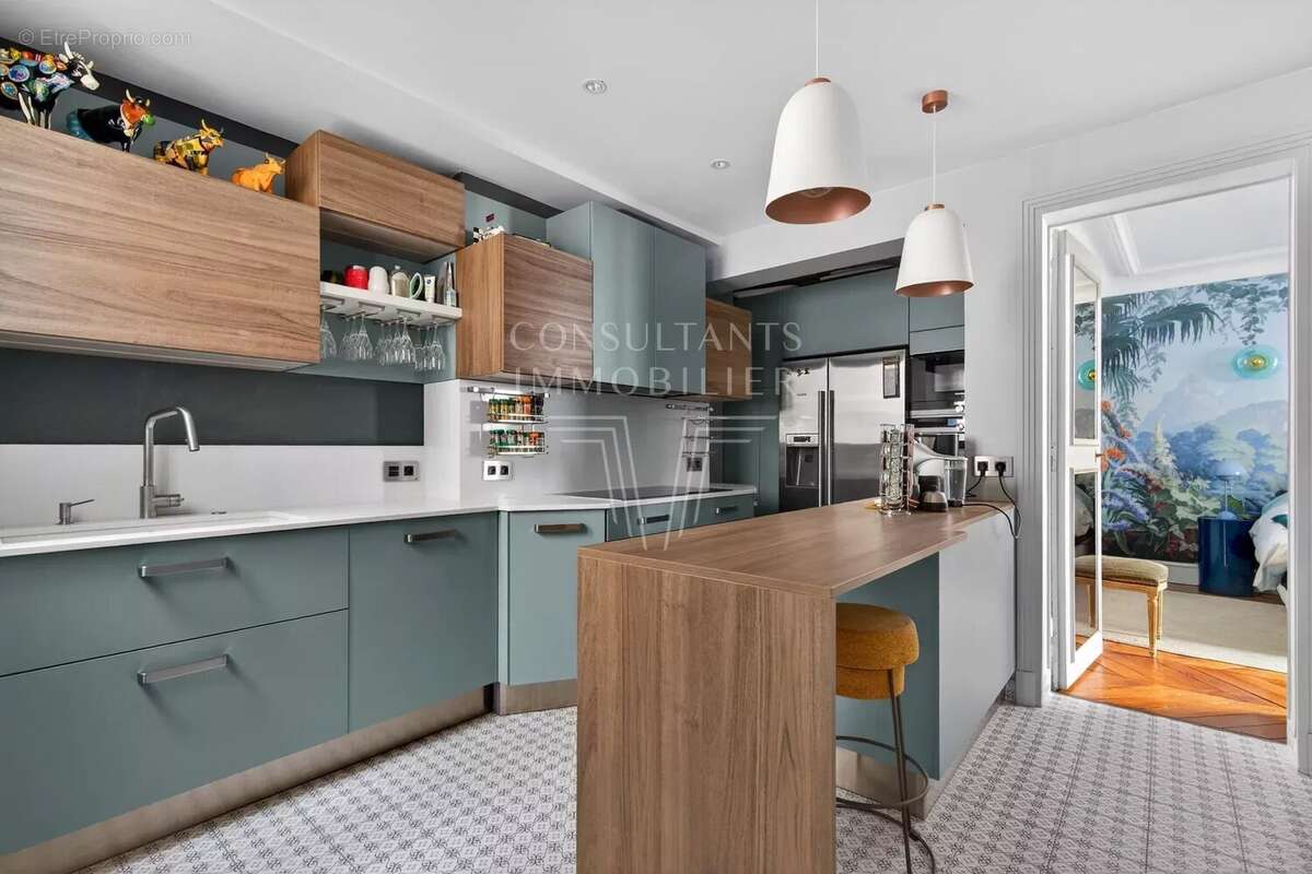 Appartement à PARIS-17E