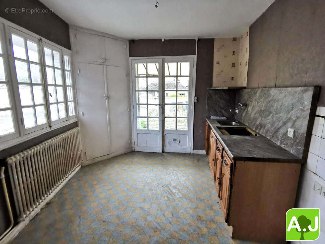 Maison à LA CHAUSSEE-D'IVRY