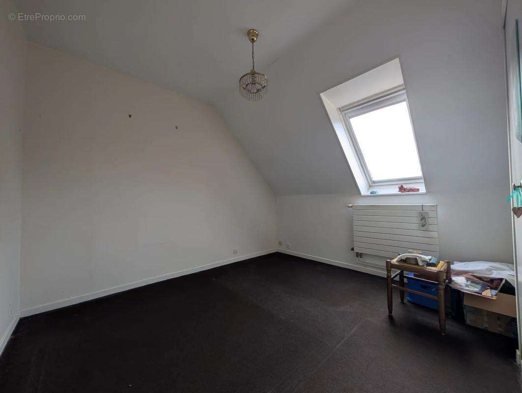 Maison à LES CLAYES-SOUS-BOIS