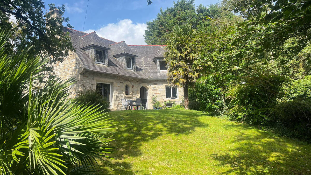 Maison à SAINT-THEGONNEC