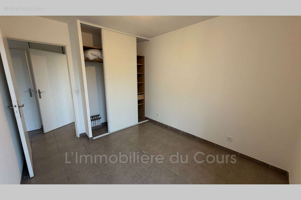 Appartement 62 m² à Marseille-9e  - photo 8