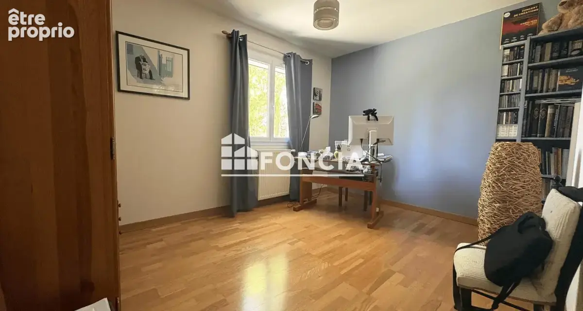 A vendre maison familiale 6 pieces avec piscine interieure sur parcelle arboree de 2774m2 - photo 6