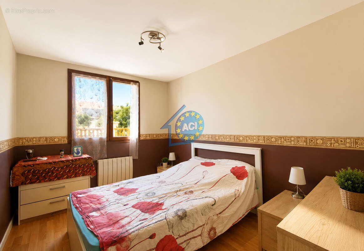 Maison  issou   secteur pavillonnaire 4 chambres - photo 7