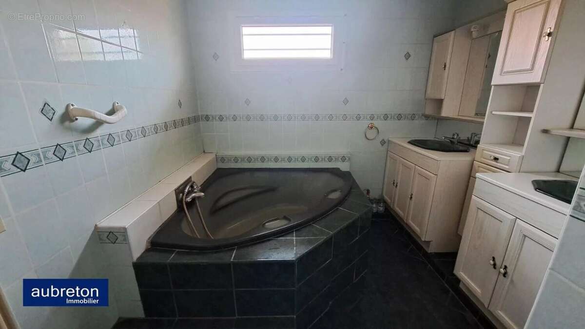 Maison 149 m² à Vinay  - photo 13