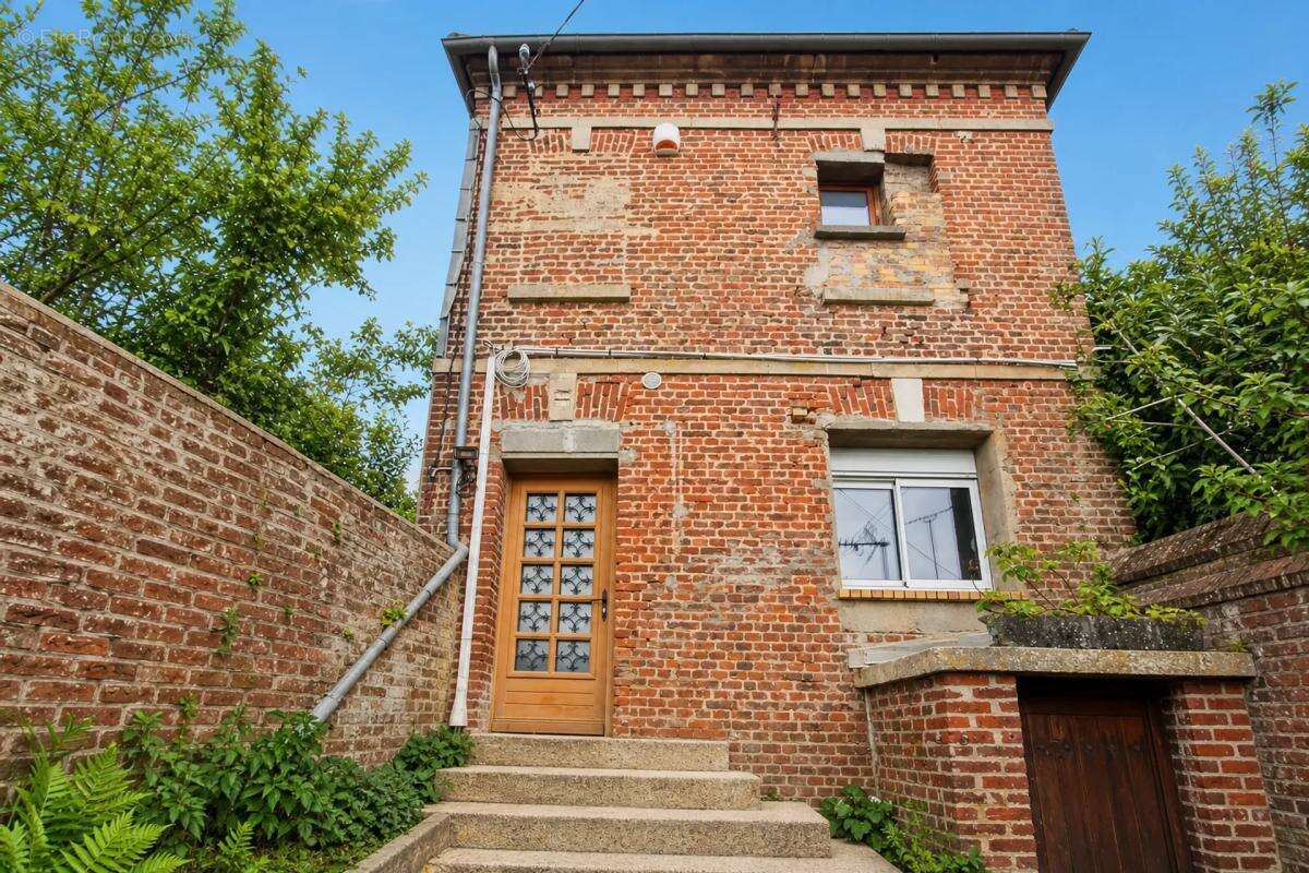 Maison 7 pièces de 138,34 m² avec terrasse, cheminée et terrain - photo 3