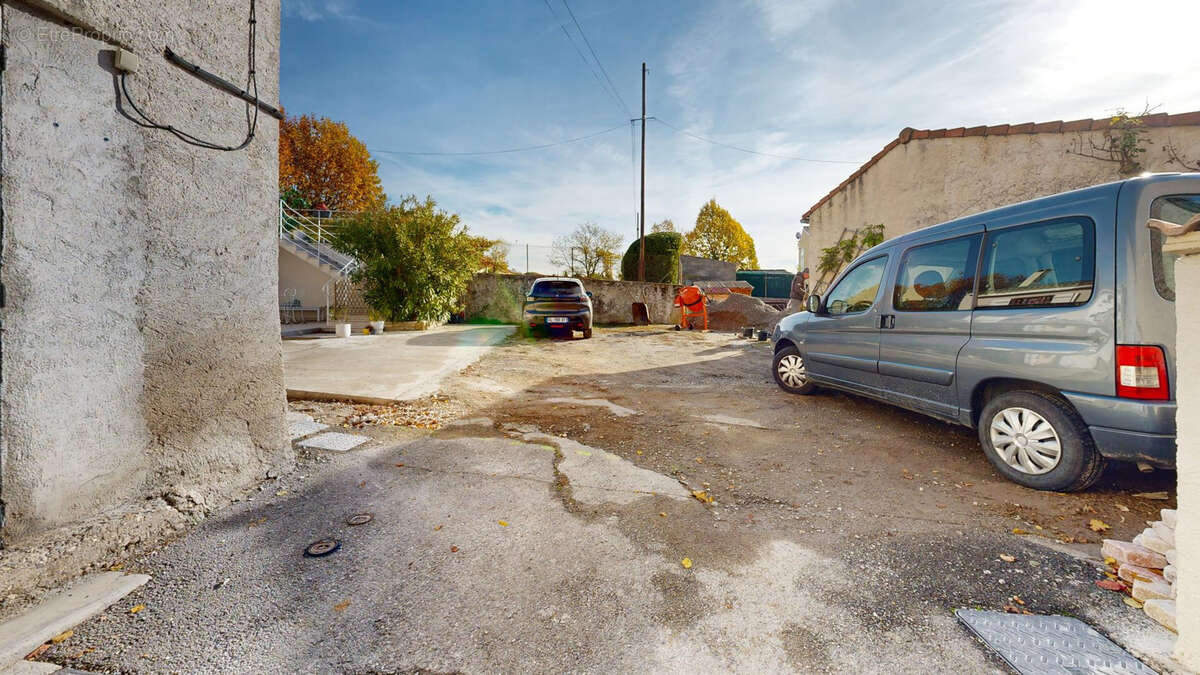Maison à SAINT-ETIENNE-LES-ORGUES