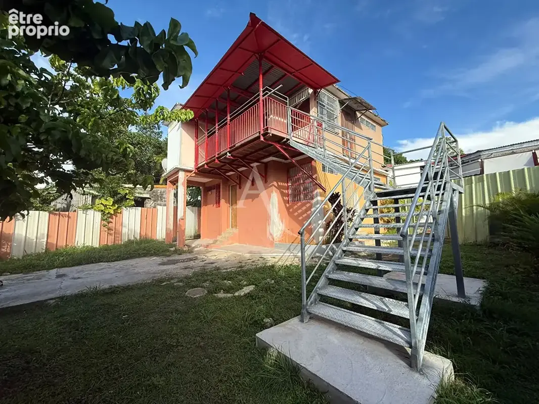 Maison à LES ABYMES