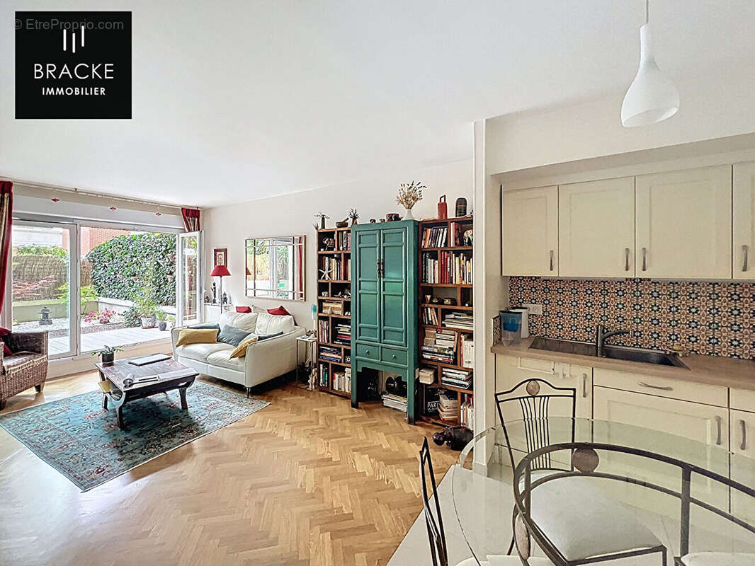 Appartement à COURBEVOIE