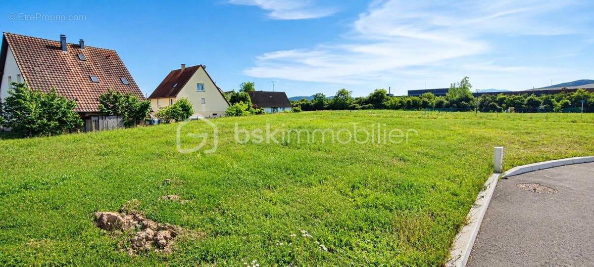 Terrain à HOUSSEN