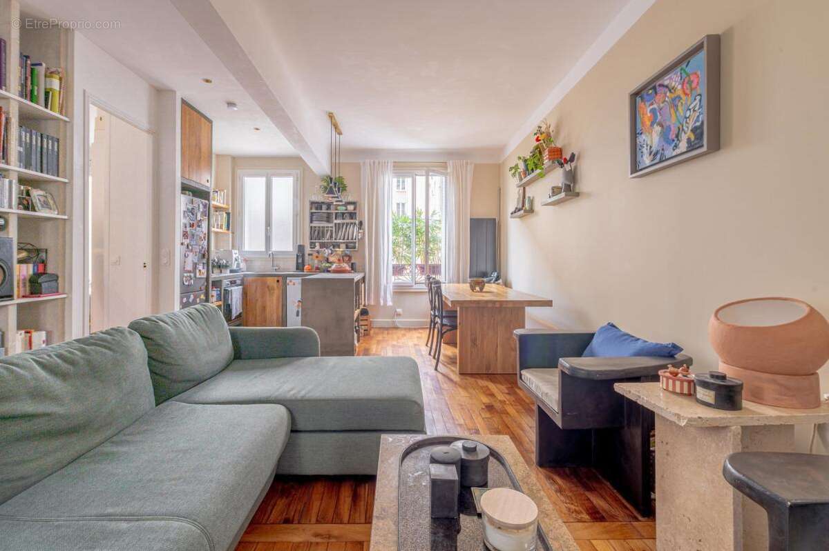Appartement à PARIS-11E