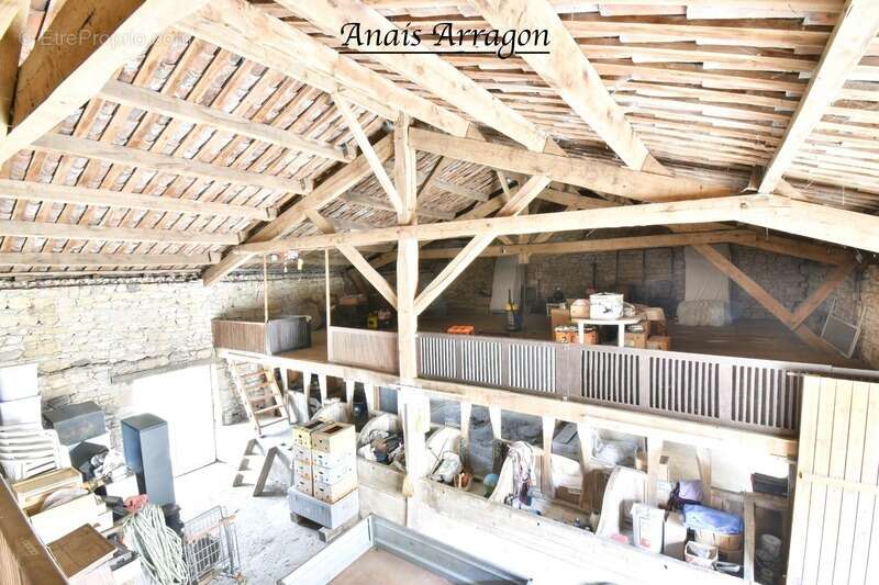 Maison à SAINT-FRONT-SUR-LEMANCE