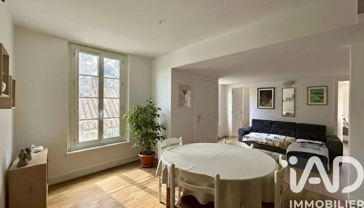 Photo 2 - Appartement à VILLENEUVE-SUR-YONNE