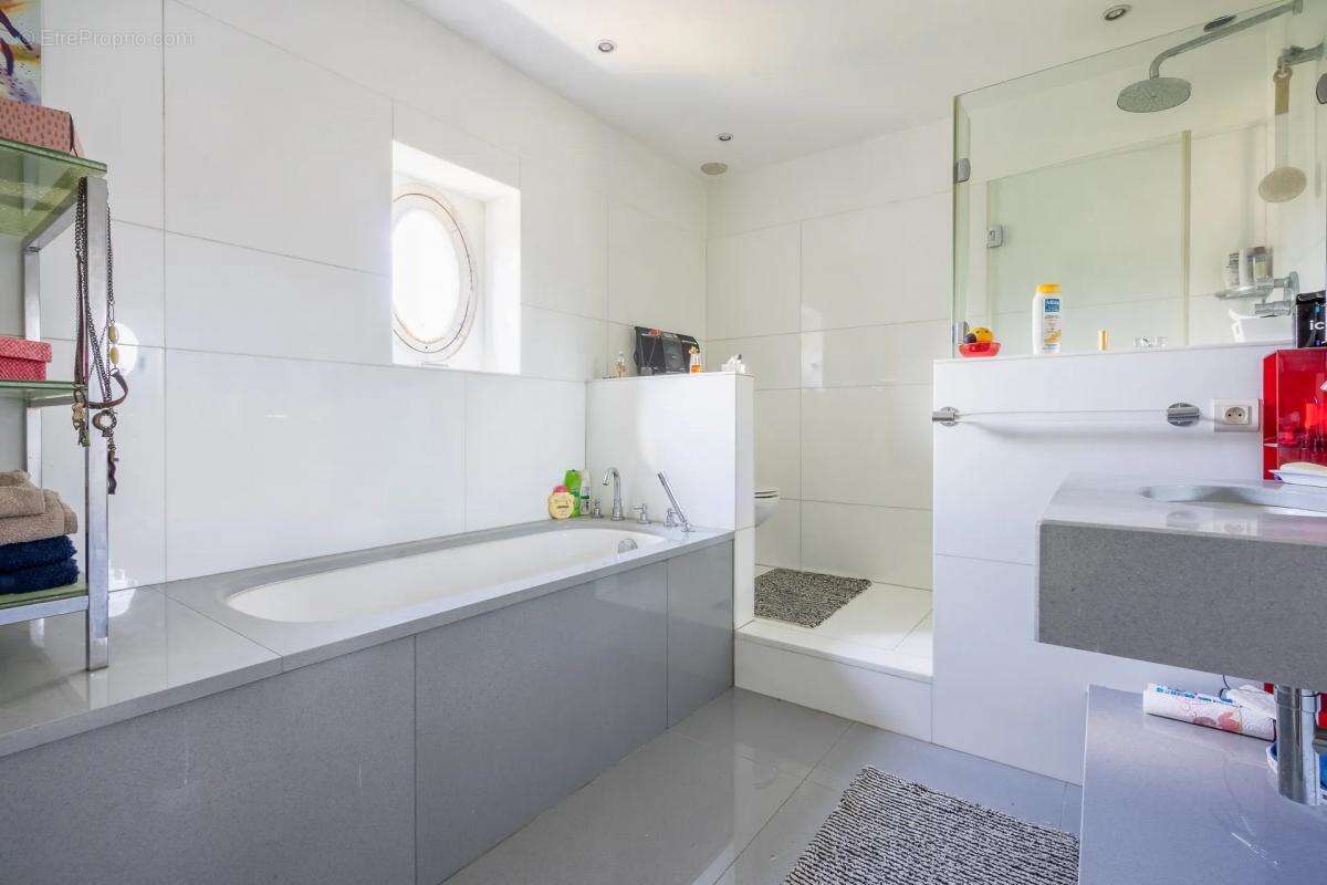 Maison à NEUILLY-PLAISANCE