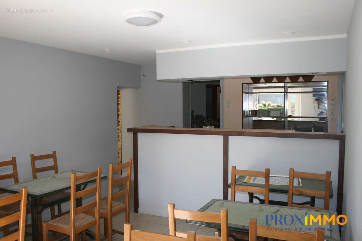 200 m² à Saint-Jean-De-Moirans  - photo 3