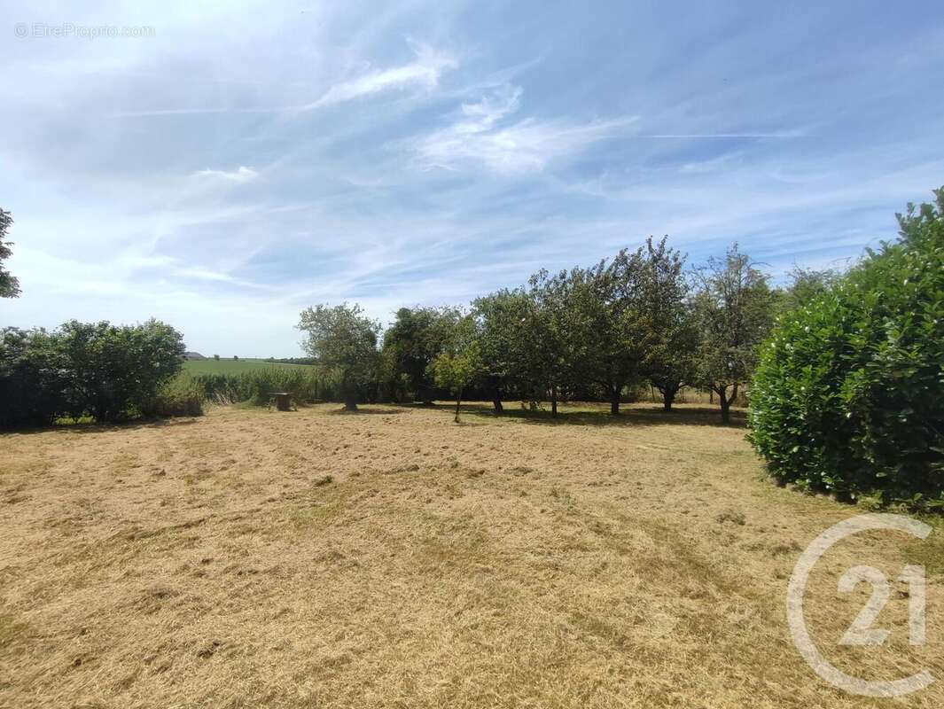 Maison à SUILLY-LA-TOUR