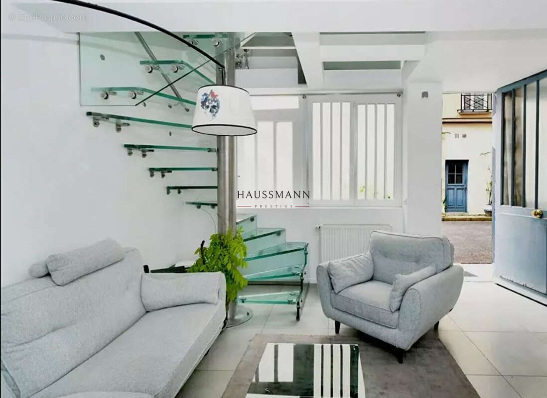 Appartement à PARIS-3E