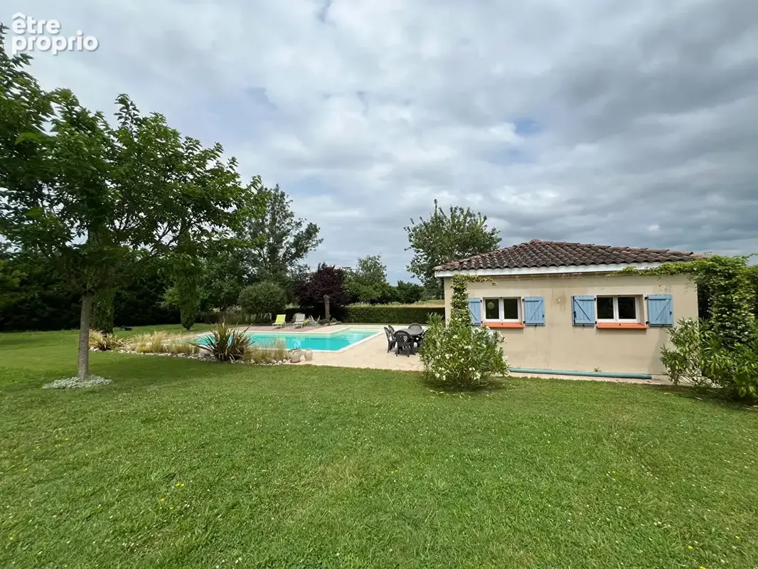Maison spacieuse avec piscine à Caussade  - Un cadre privilégié au calme - photo 2