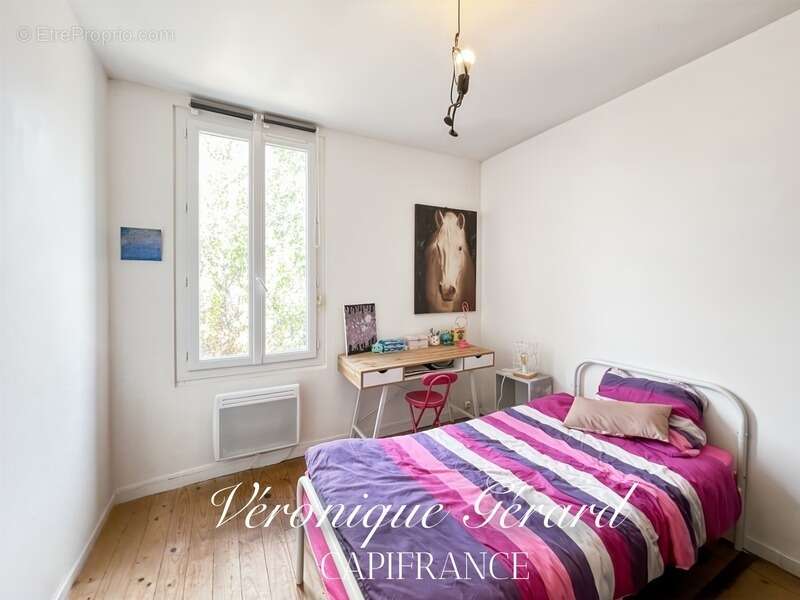 Maison à SAINT-MEDARD-DE-GUIZIERES