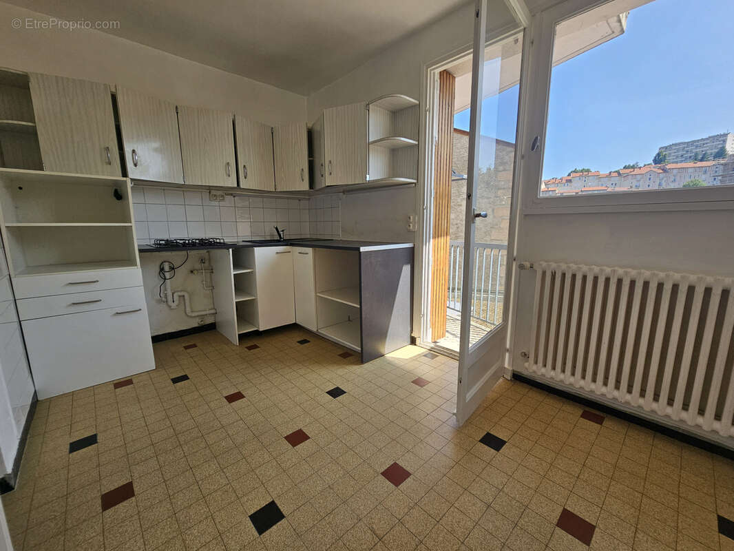 Appartement à SAINT-ETIENNE