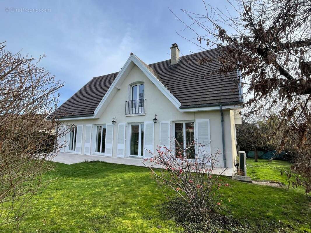 Maison à SAINT-DOULCHARD