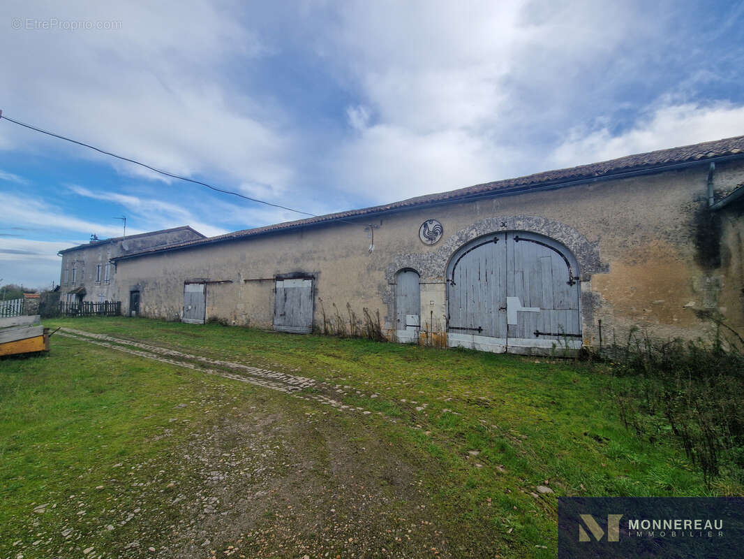 Maison à TOUVERAC